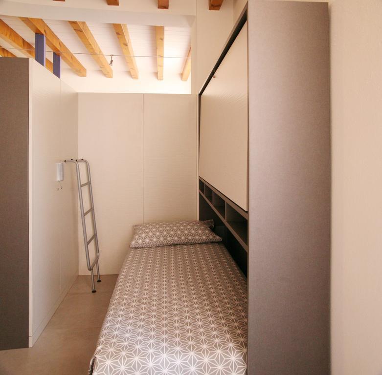 Ostello Locanda Degli Acrobati เบรเชีย ห้อง รูปภาพ